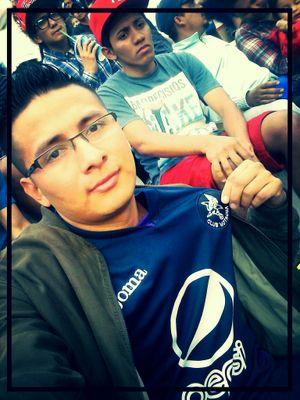 Hola soy un hondureño mas en el twitter...Motagüense que x mis venas corre sangre azul...siempre estaremos ahi mi adorado motagua....fiiiiiiiiiiiii fiiiiiiiiiii