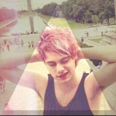 Penguin_lover7's profile picture. ~black woman trapped inside a a white girl's body~ :-)