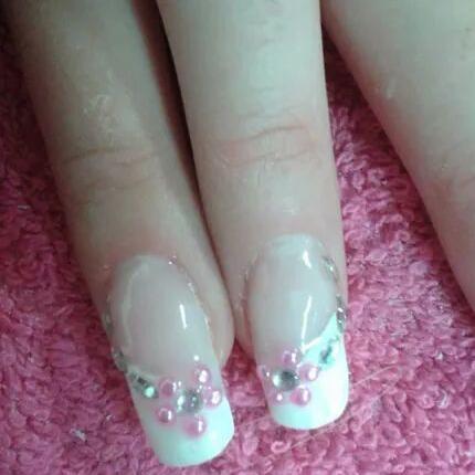 manicurista y peluqueria en general tanto de señoras como de caballeros