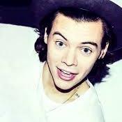 Sou Directioner e Lovatic, amo música e aprendi a nunca desistir dos meus sonhos :D
