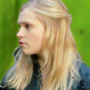 ✨ free follow from @rosedewitts! follow her please! ✨