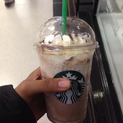 Xlittlemisszoex's profile picture. hey guys 
i just started twitter so please follow me