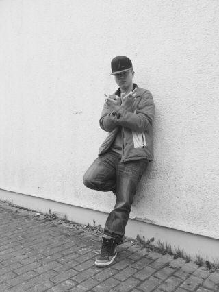 Bin 16 Jahre! Rap, Hip Hop is my live! Hab russische Wurzeln!