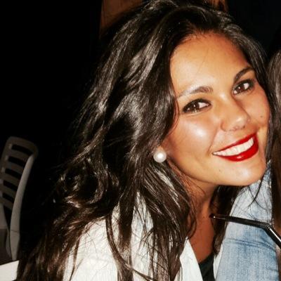 Estudiante de Filología Hispánica en la Universidad de Sevilla. De Isla Cristina. Adicta al carnaval, enamorada de mi playa. I ❤️Beyonce