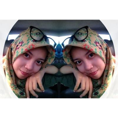 izzatilaura's profile picture. Line: izzatilaura | penko 2014 UNLAM | Damn I ❤ Indonesia.