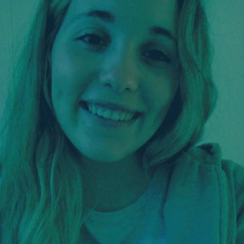 camibernatek's profile picture. Me estoy haciendo amiga de Freud, estoy enamorada de Guido , soy fanatica de las historias de amor y canto no solo en la ducha . ✌