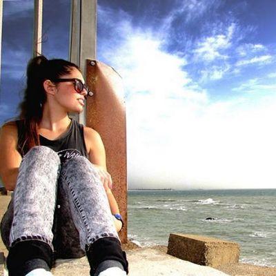 18. Cabezona, a veces orgullosa, de sangre moñiguera, que nadie dependa de quien llega o se va de tu vida