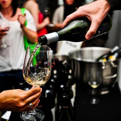 ATodoBar's profile picture. Somos la mejor opción de Barra Abierta Exclusiva para tu Fiesta o Celebración. Cotiza con nosotros! sverdugo@rojovivo-pro.cl Somos RojoVivo Producciones