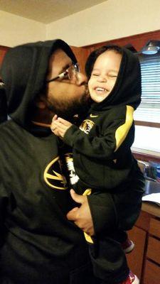 Father to Kiaus and Hollace, Mizzou fan, Royals fan, BBQ enthusiast, Billiards player