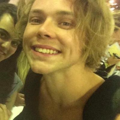 free follow please follow @GREENDAYIRWXN