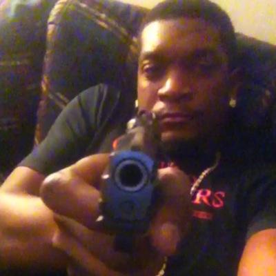 HATED BY MANY....300 Tr00p (Tw0 Gunz Up) Beware Of My Gun...300 #RichGang