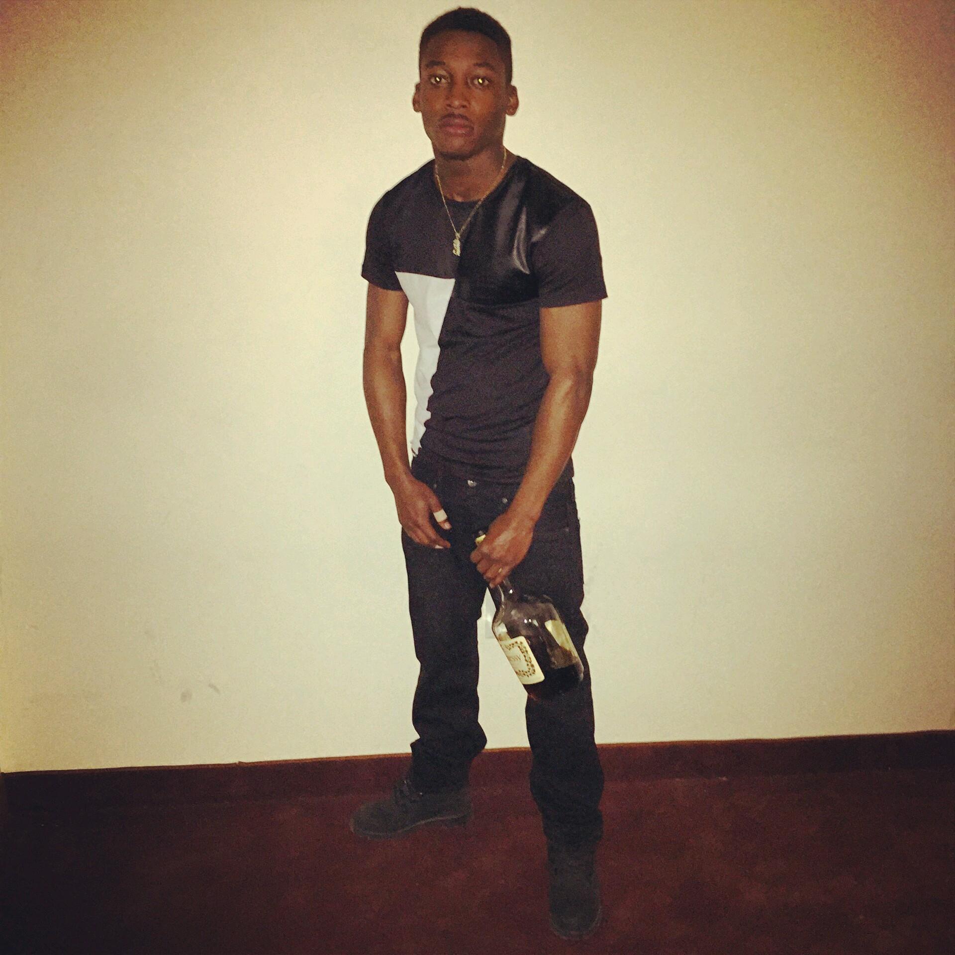 Send All Beats And Features To EazyFlashyGang@Gmail.com / New Single #AroundMe OUT NOW!!!