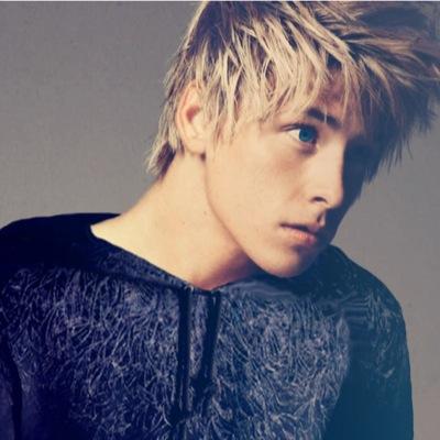 It's gonna get Frosty... I was alone in this world until I met @BrokenIceElsa. She's my everything. [#Jelsa] ||#RolePlay|| ~Descriptive~