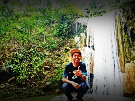 cinta adalah anugerah dari yang kuasa.. jd jangan kau menyia-nyia kan CINTA itu....