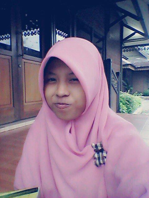 10 juni 1995 , Universitas Mulawarman FKIP Ekonomi'13