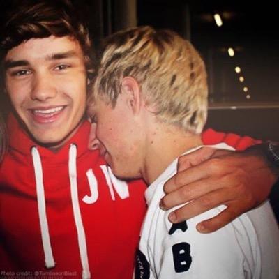 @ifakestpayne (aka batman or woody) is my amazing boyfriend whom i love dearly. we're both expecting