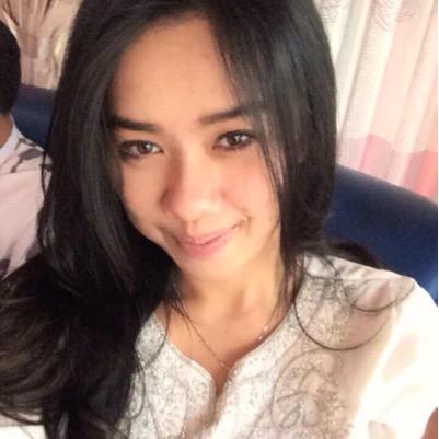 reshaps's profile picture. :)