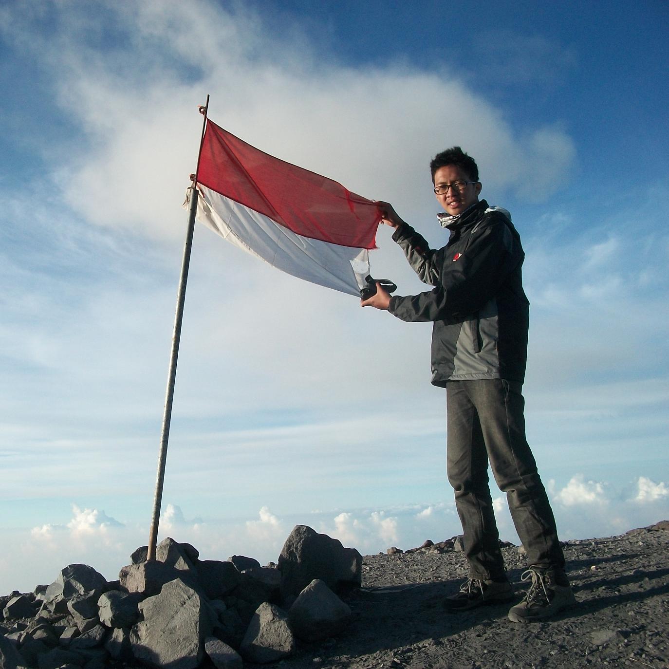 Administrasi Bisnis'13 FKB Tel-U | mnfajriyanto06@gmail.com | @HimaAdbisTel_U