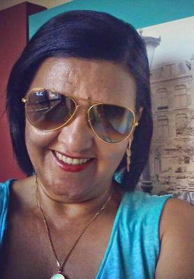 Eu sou adorável!Amiga, verdadeira,adoro essa interatividade desde que seja saudável.Adoro honestidade!
