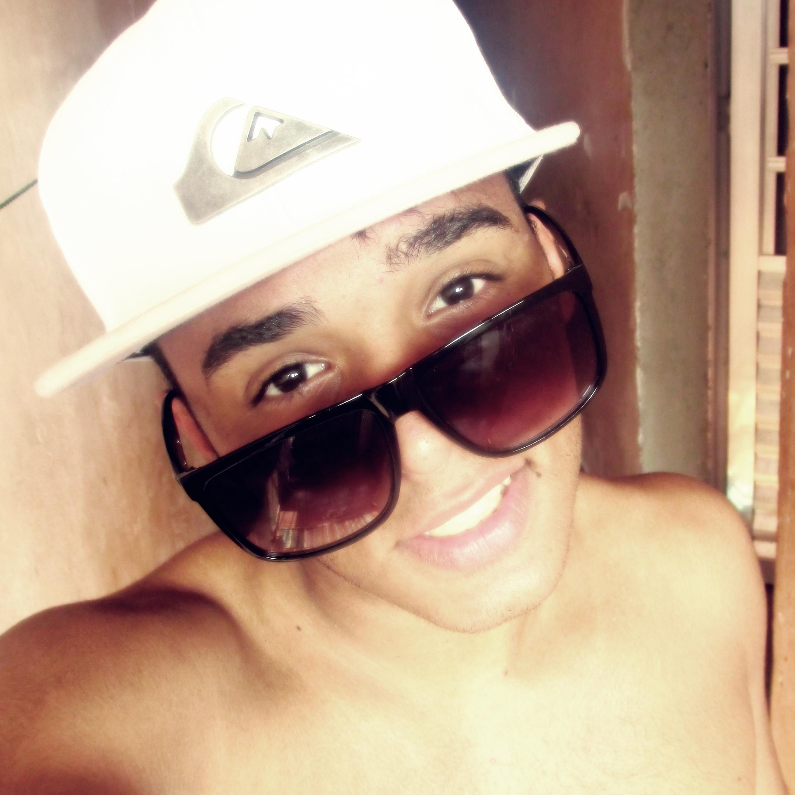 Nome : Jefte Torres , id : 17 , Amor : BeeatrizSouza3 , Profissão : Servo de Deus , Metta : Completar Meu Chamadoo e Ver Meuu Jesus !