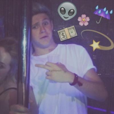 follow @niamftmgc bc she gave you a follow and you ain't Beyoncé. Ask for a follow back