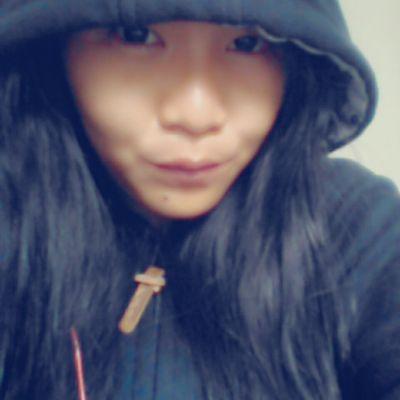 keep that makes you happy and leave that to make you hurt ,,  this is my life no your life