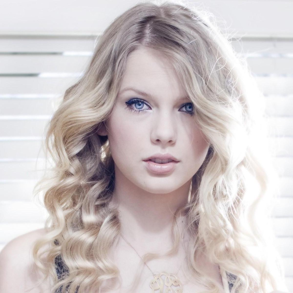 Go and Follow @starlightzz_13 ! HES A GUY SWIFTIE 3 You know what that means