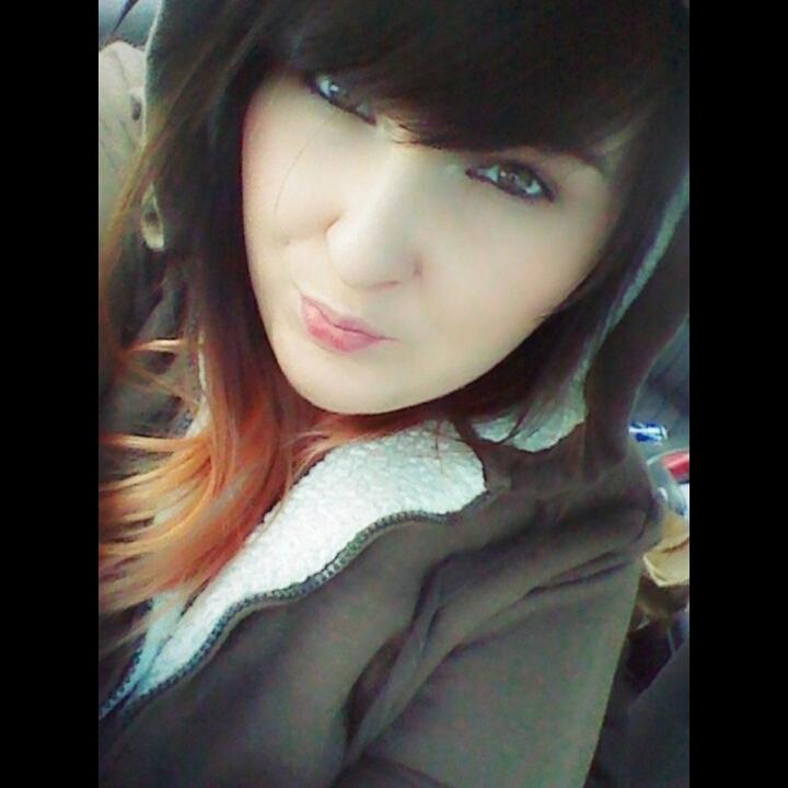 Amber_M_Marie92's profile picture. I'm 21, Im pretty boring actually so dont let me fool you!, in my 3rd year of college and I wanna be a veterinarian :)