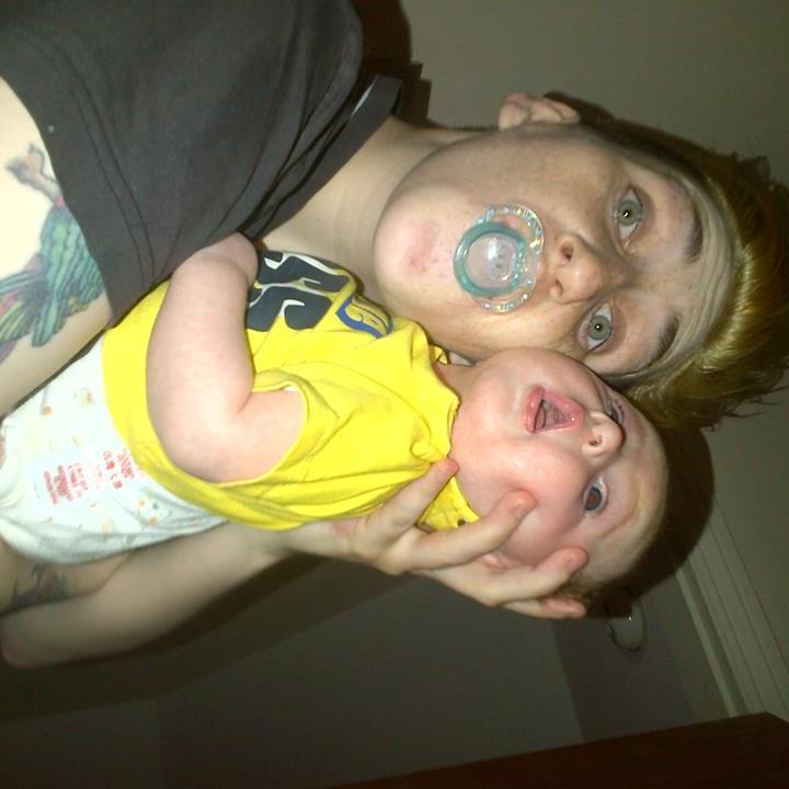 my life is my son, i love my music taylor swift is my fav at the minute :)