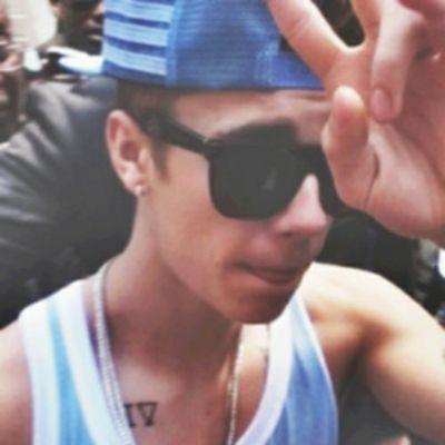 Forever and Always A Belieber nd Arianator. Dont ever give up on your dreams.♛ Ariana Grande Followed Me 4/25/14♛Milk Followed Me 5/3/14♛