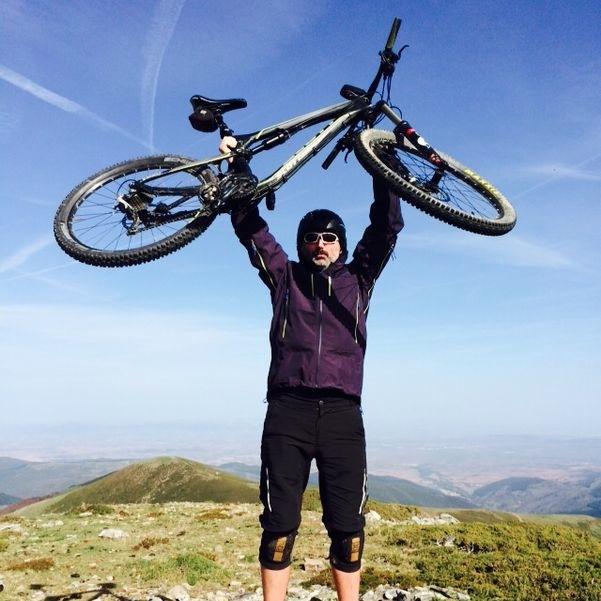 surfer/cyclist/skier