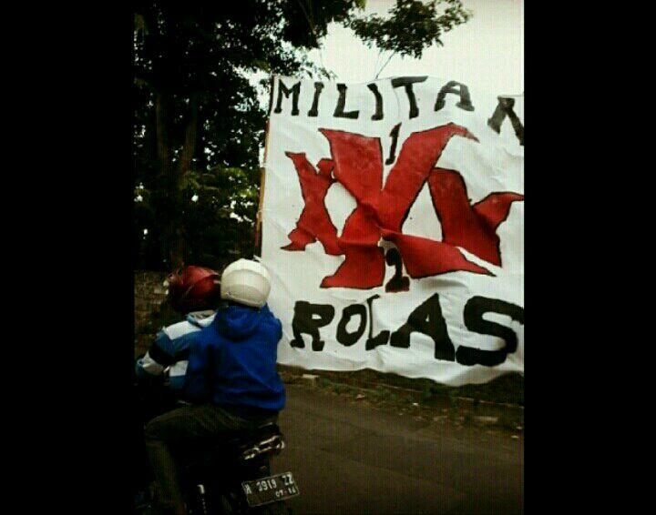Supporter SMP Negeri 12 Semarang. Official Militan-Rolas [Mi—Ras]. Since: Jan 27th 2013 *beer* \m/