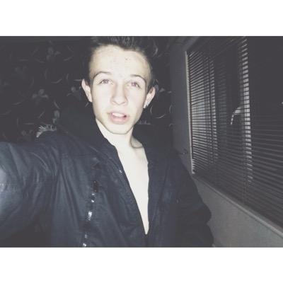 itsaboutmccurds's profile picture. I love Jennette more than my bed. {MY NEW MCCURDIAN ACCOUNT} -Supporting til' the end