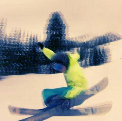 FreeskierStuart's profile picture. \-_-/