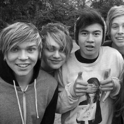 Michael , lets play titanic. You be iceburg and i'll go down /17/ ❌❌
