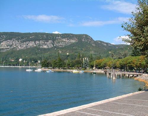 Specialist Lake Garda website for apartments, hotels, property sales and car hire