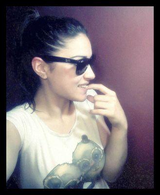 bell_alwaysings's profile picture. Dia a dia me vuelvo mas vieja pero el elixir de los libros mantiene mi alma joven. Enamorada de @Alegibson1986 ♥