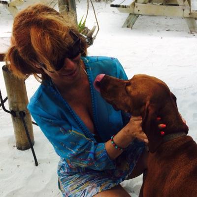 thatsjusturface's profile picture. creates art+advocates for animals.