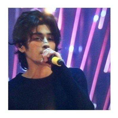 HEY FOLLOW @LxrrysClxque THIS IS A FREE FOLLOW