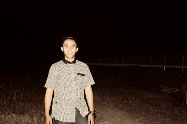 Guitaris,bassis/songwriter