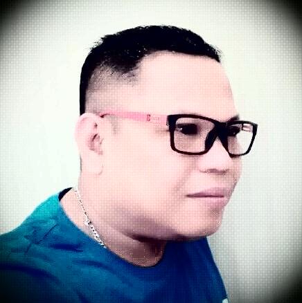 Memang baik menjadi orang penting... tetapi lebih penting menjadi orang baik...(ebet k)