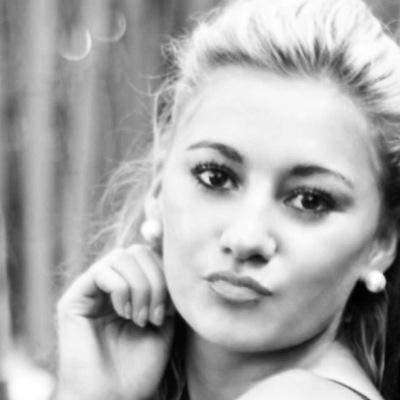 Model Photo