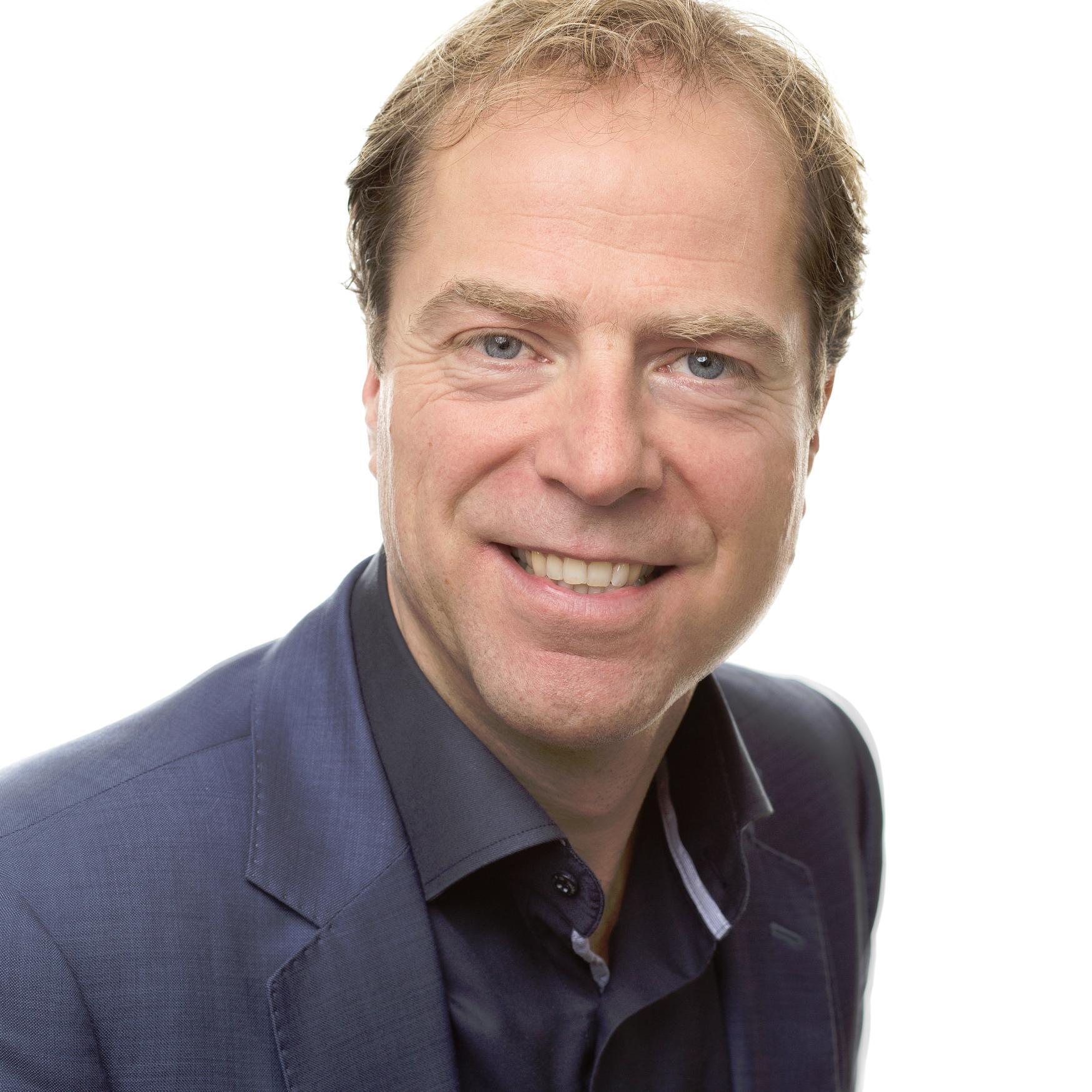 Ondernemer. Interim Manager. Consultant. Voetballer. Wielrenner. Golfer. Snowboarder. Schaatser. Tennisser.