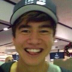 follow my main @funkrockhemmo i follow back :)