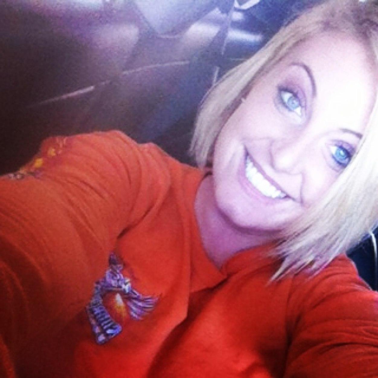 Lifes  to short to be anything but HAPPY. #staysmilin #steadygrindin #liveitup #foreveryoung ✌️Follow me ig/@yagirl_mc