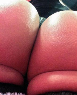 I just retweet anything that interest me at that moment, and it's usually about big ass and porn