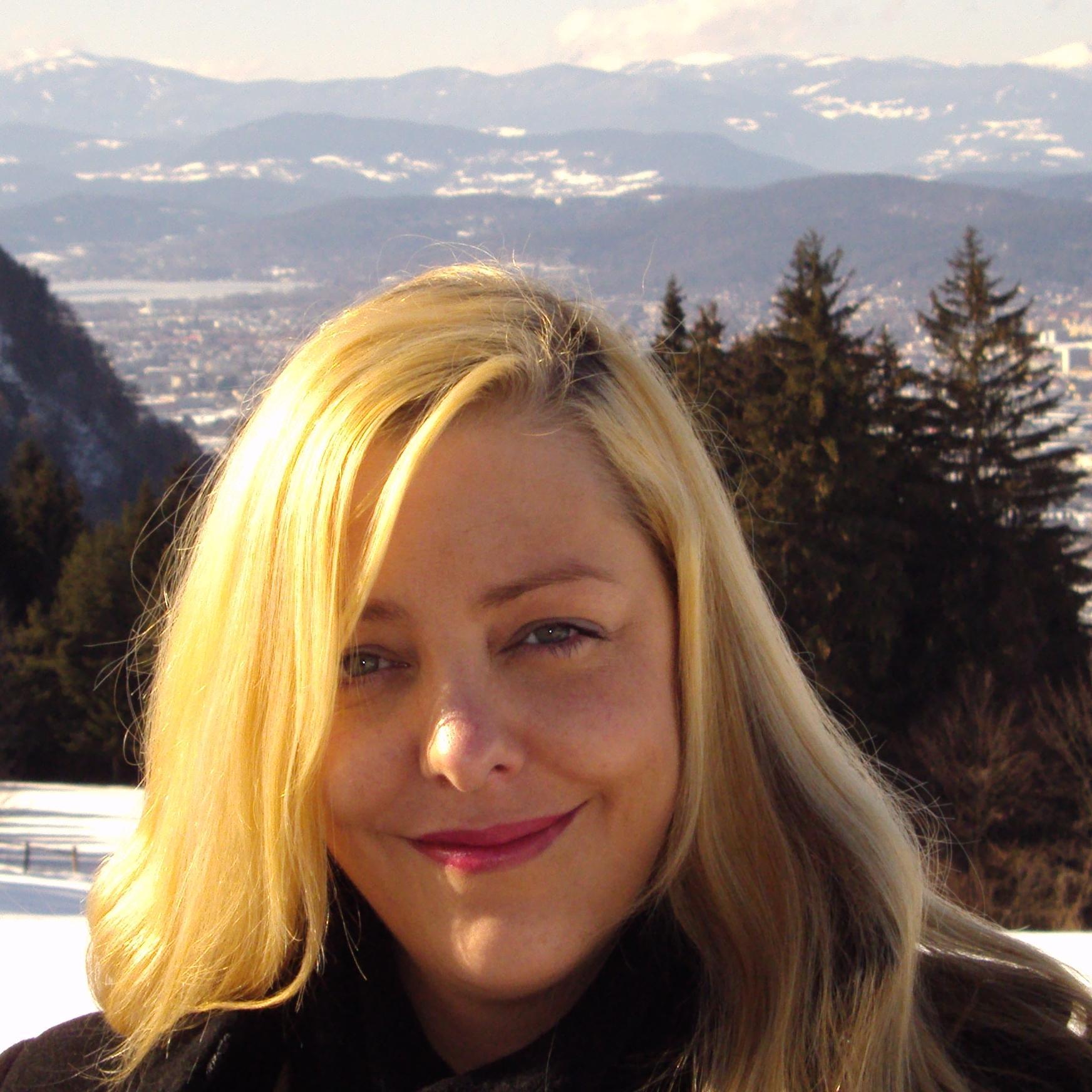 Published Horror and Crime Writer who resides in the Austrian Lake District. I also review and blog about books.  http://t.co/G0ExZgmlwc
http://t.co/HXEEmPQe9p