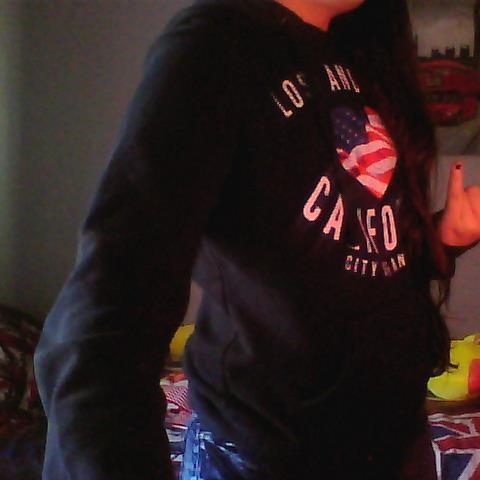 I'm from Spain, but English.
Practical Padel, Basketball, go out with Amigas and also I go for a run.
San Pedro College wiiiiiiiiiiiiiiii