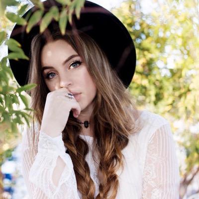 everyone's bio sucks and so does mine parody | rp | @guitarpickcaIum called me hot.