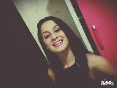 instagram:@gracealvess ♡♥           Ela é a paz pra palestina,fé pra babilônia,respeito,disciplina,boba e brincalhona.